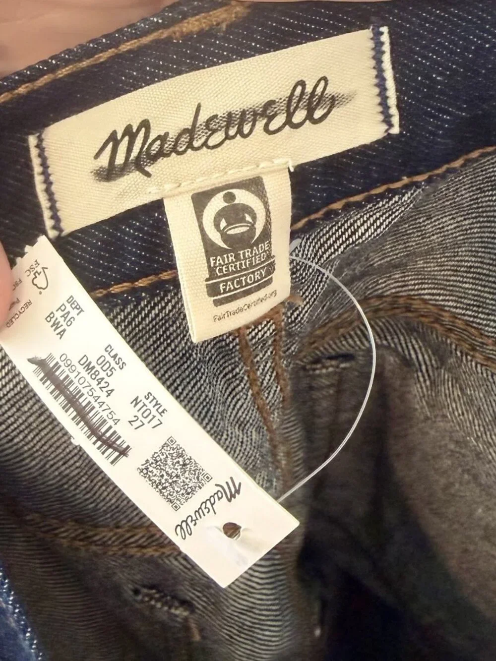 NWT Madewell The 1997 Denim Bermuda Short in Bronxville Wash Rigid - Size: 27